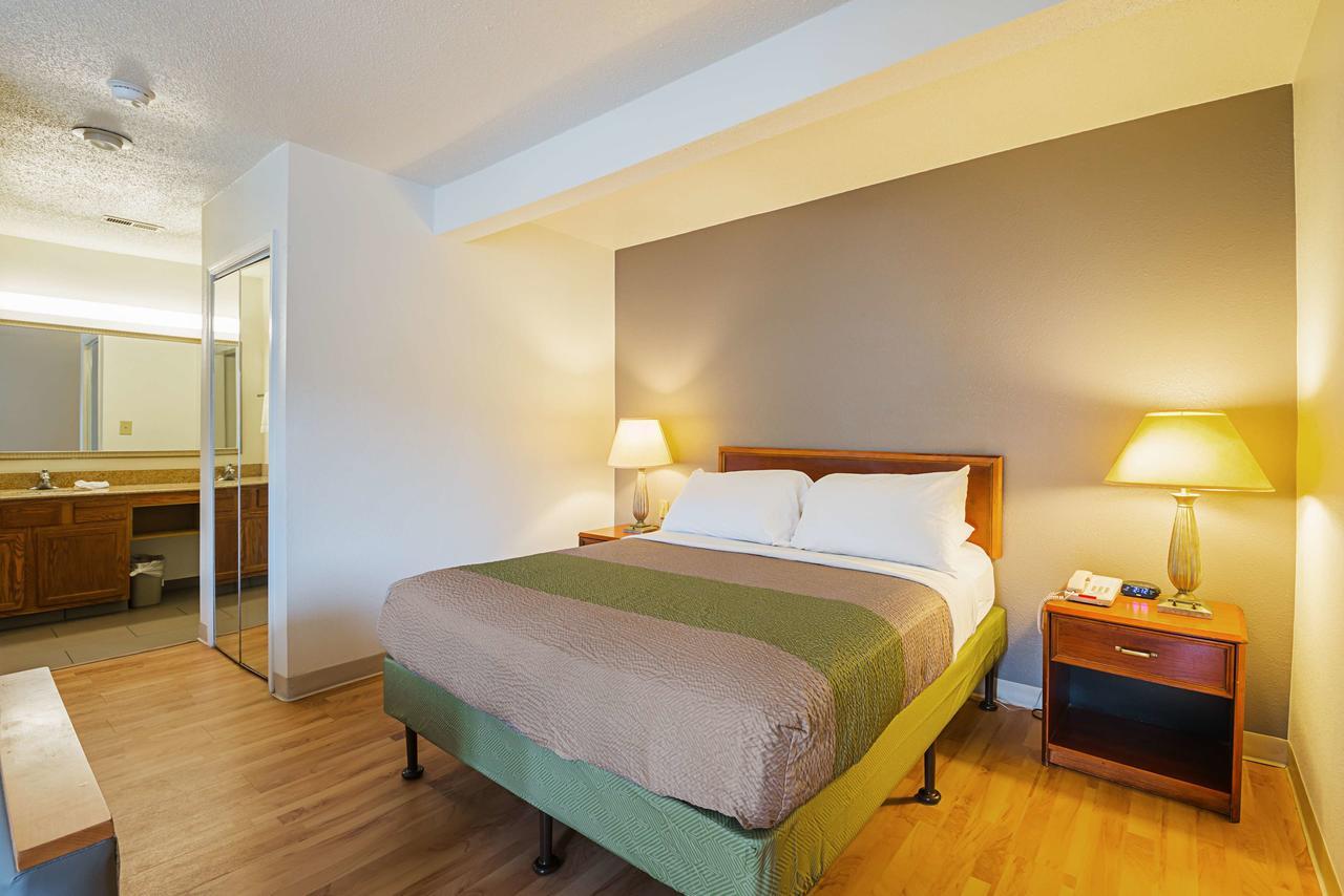 6-greensboro, Nc Hotel 2*
